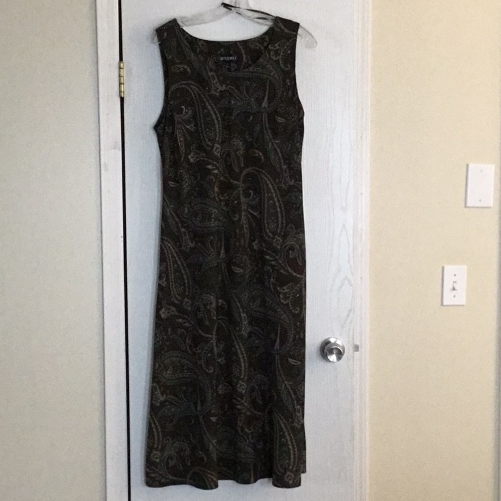 Studio 1. sleeveless dress. Size 16.
